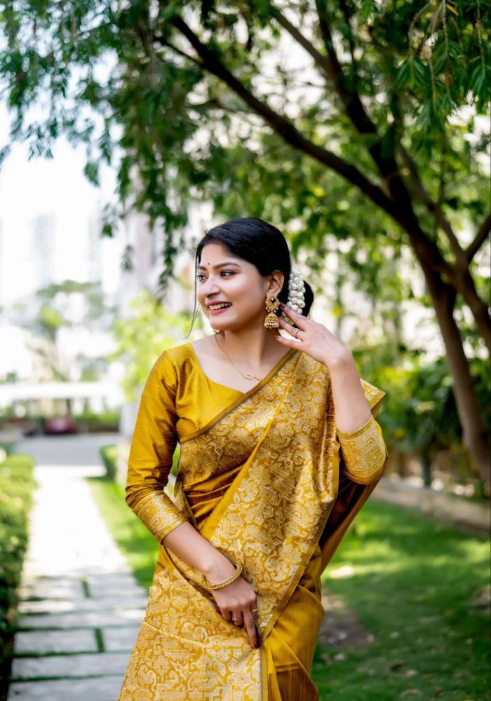 Timeless Handloom Raw Silk Saree in Gold Weaves