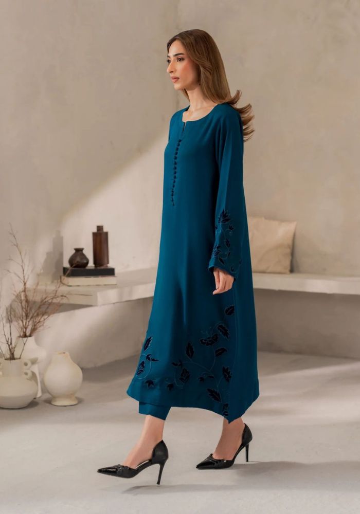 Midnight Bloom Embroidered Chanderi Silk Kurta Set with Organza Dupatta