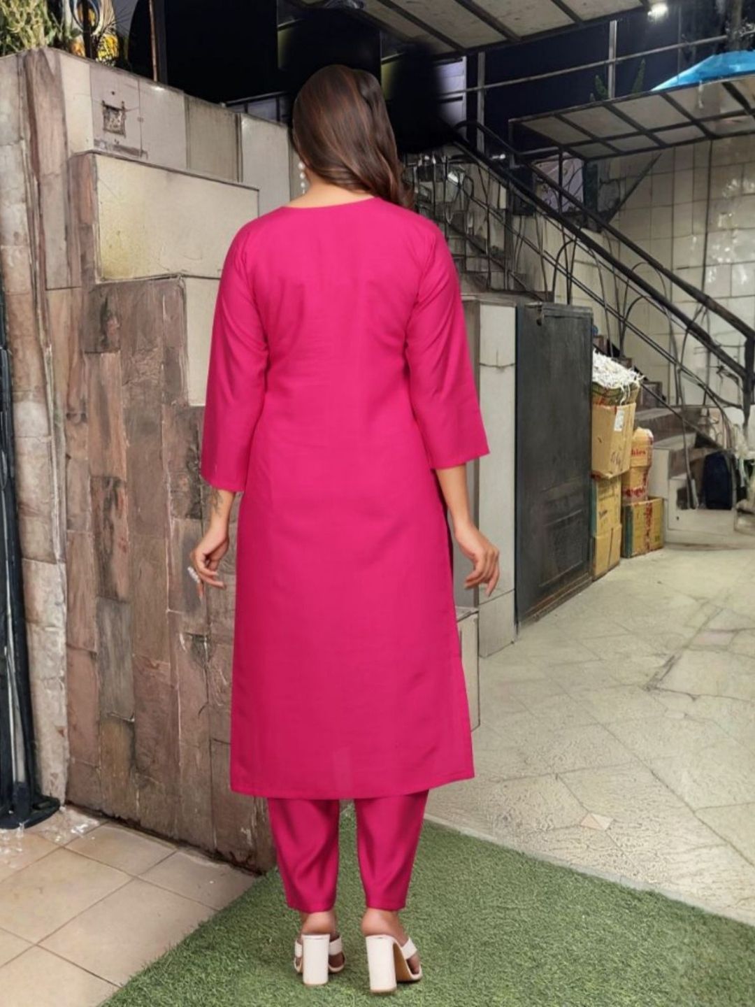 Women Fuchsia Pink Embroidered Viscose Chanderi Kurta Pant Set with Organza Dupatta