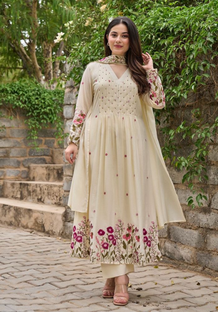Cream Embroidered Chanderi Silk Kurta Set with Handwork Dupatta