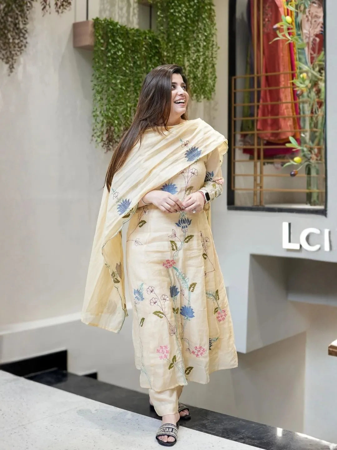 cream floral embroidered kurta set