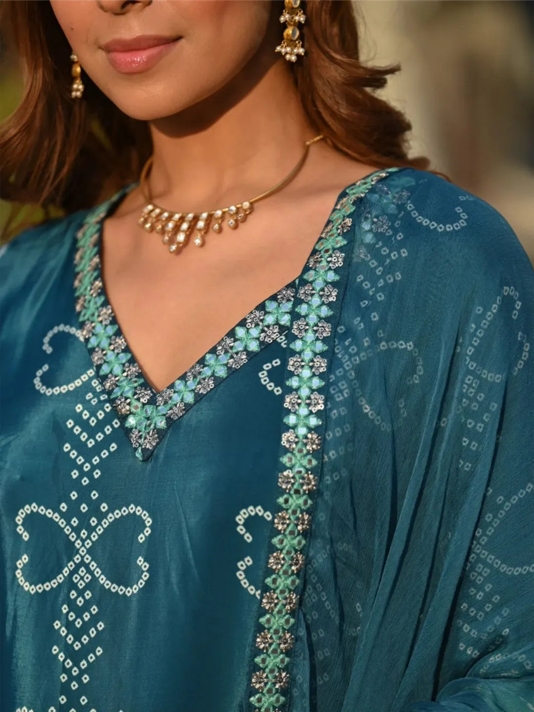 wear teal blue ethnic kurta set