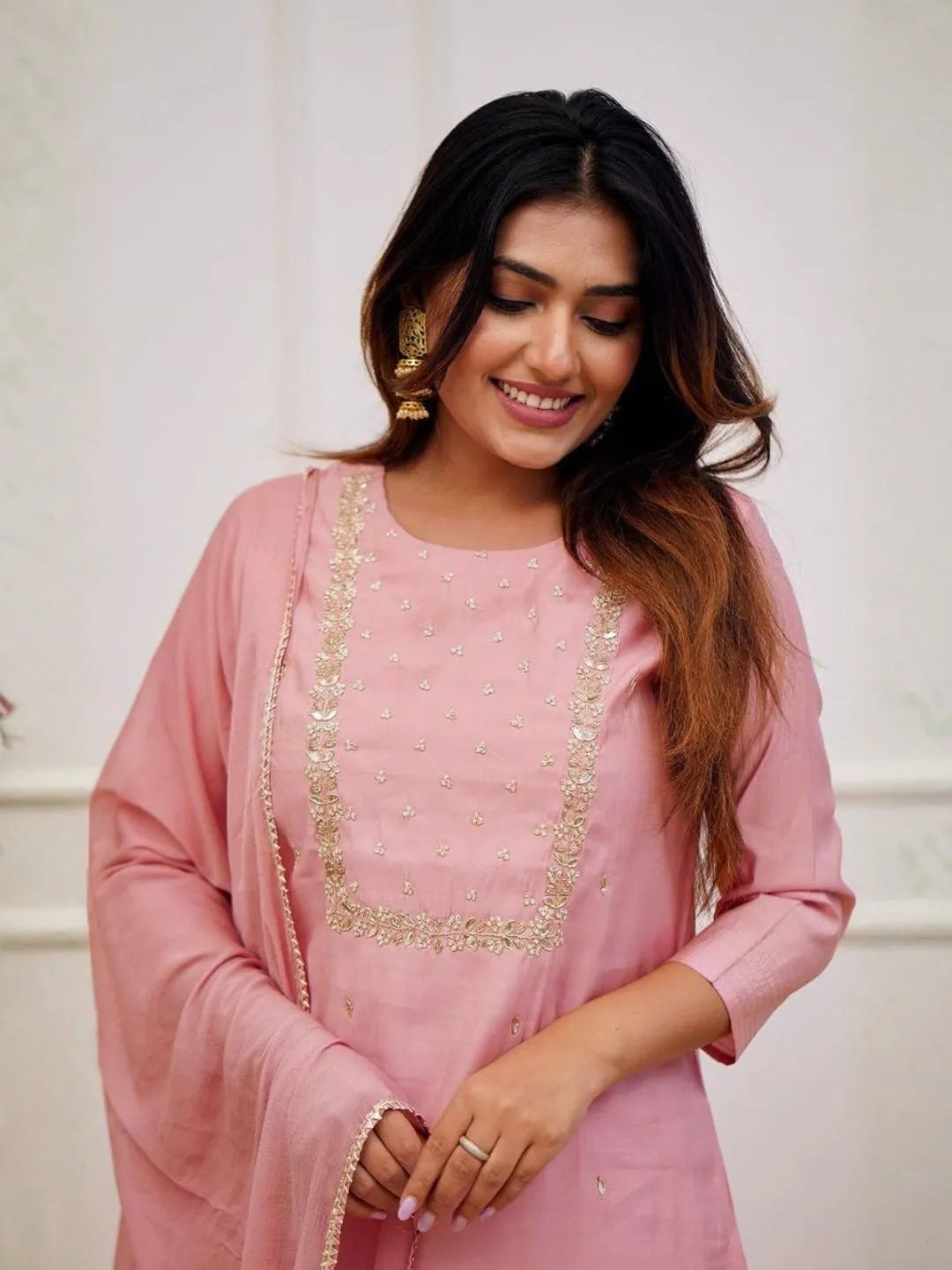 women pink embellished kurta pant set