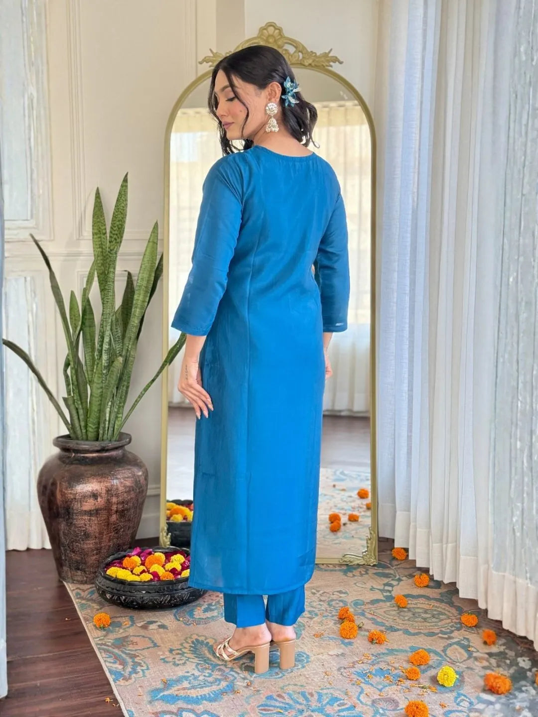 women roman silk kurta set online
